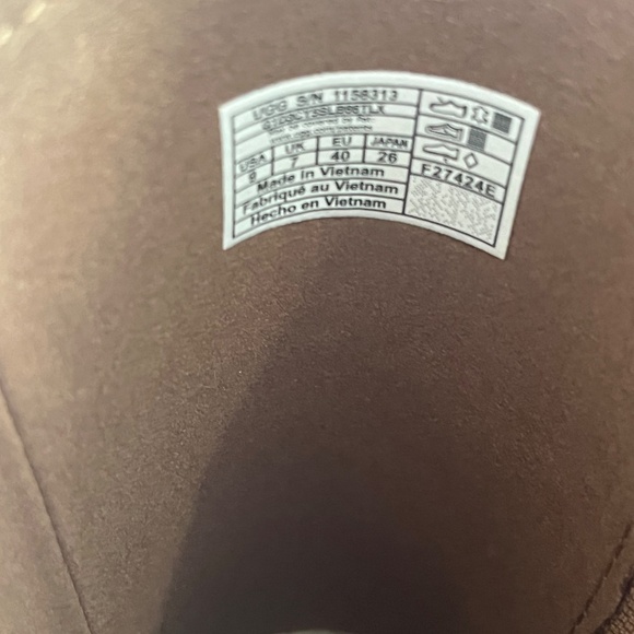 UGG Women’s Classic Twin Seam New Heights Boot - Picture 10 of 12